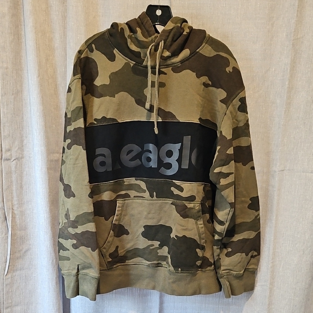 American Eagle Outfitters Green and Black Camouflage Sweatshirt